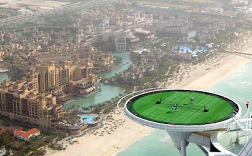 Dubai'de Gökdelen Tepesinde Tenis Oynamak